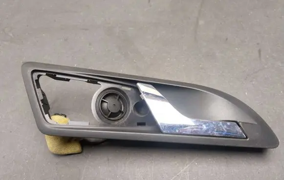 Skoda Octavia Mk2 (1Z) Front door interior handle 1Z0837248