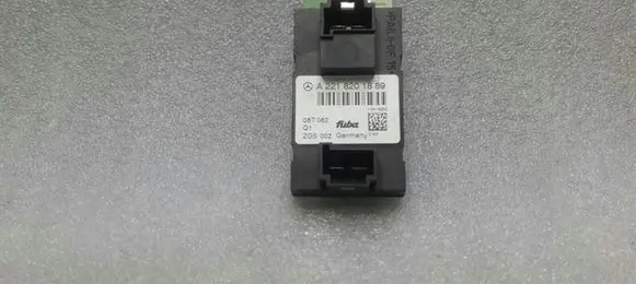 Mercedes-Benz S W221 Aerial antenna amplifier A2218201889
