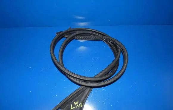 Mercedes-Benz CLA C117 X117 W117 Front door rubber seal