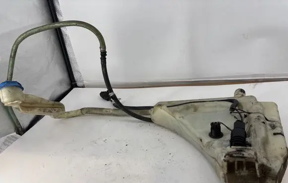 Audi Q7 4L Windshield washer fluid reservoir/tank 4L0955453A