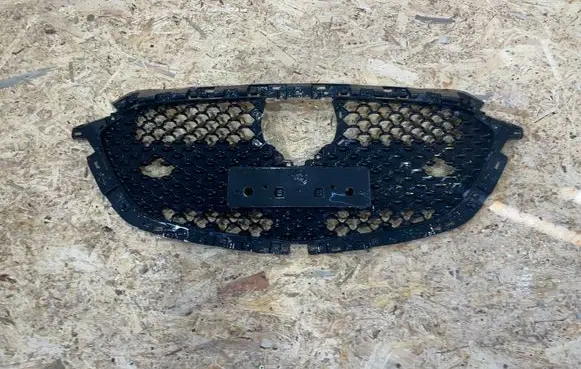 Mazda 2 Front grill DHM1-50719 S2501M382