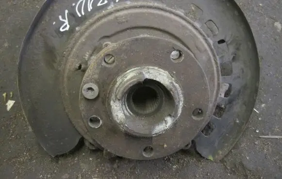 Audi Q7 4L Rear wheel hub spindle/knuckle 