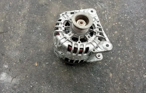 Renault Megane II Generator/alternator 8200295217
