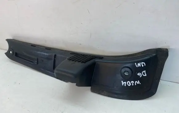 Mercedes-Benz C W204 Other trunk/boot trim element 2046931833