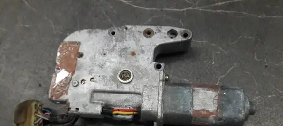 Mazda 626 Sunroof motor/actuator 