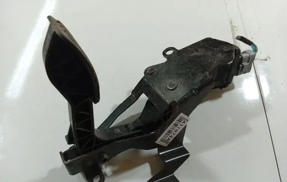 Peugeot Expert Accelerator throttle pedal 1401280480