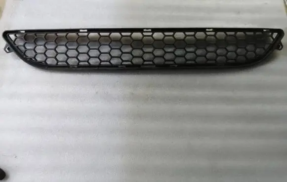 Volvo S60 Front bumper lower grill 30795021
