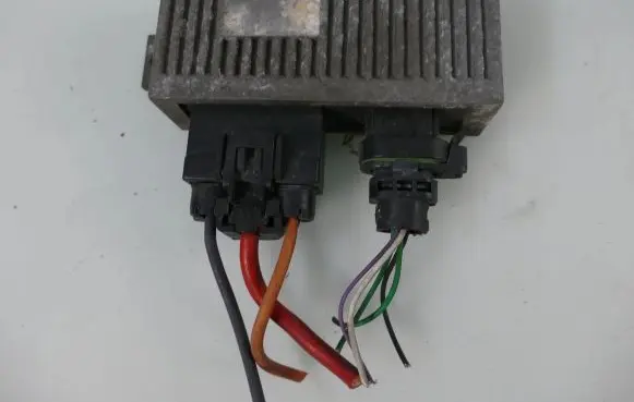 Renault Master II Electric engine pre-heating system (optional) 