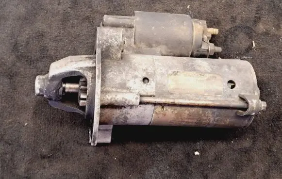 Volvo V50 Starter motor 30667739