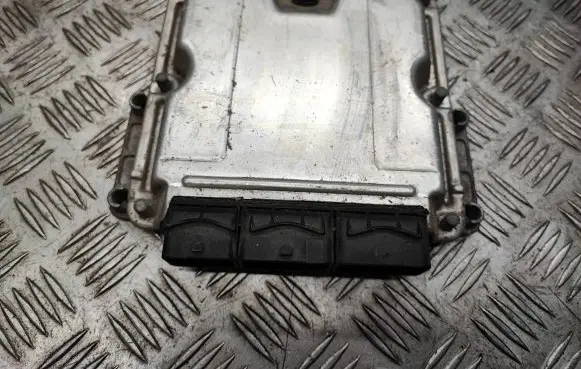 Renault Trafic II (X83) Engine control unit/module 8200118526 0281010632 8200051608