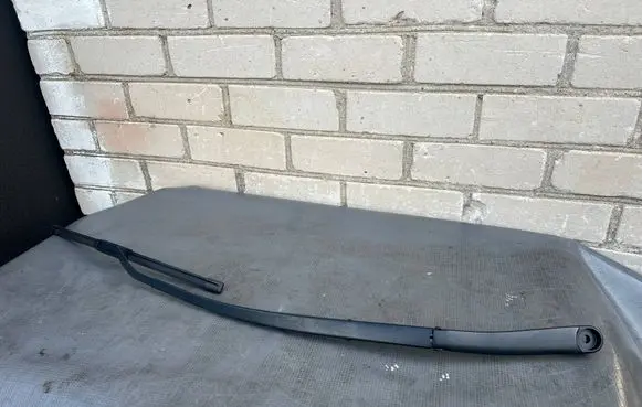 Hyundai Ioniq 5 Front wiper blade arm