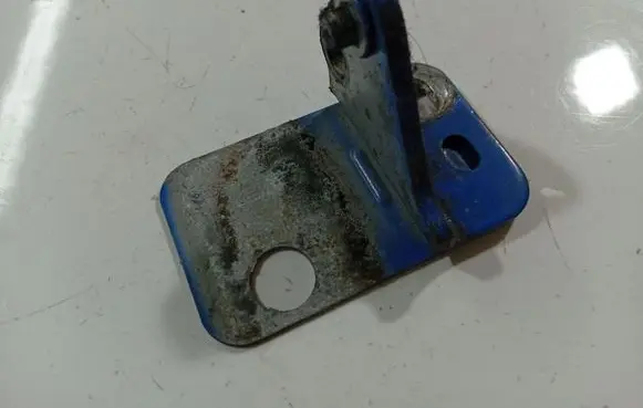Volkswagen Polo IV 9N3 Rear door lower hinge