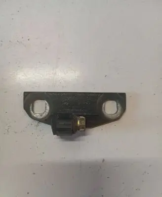 Volvo V70 Front door upper hinge C8F5D