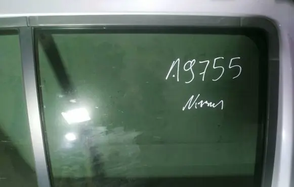 Nissan Pathfinder R51 Rear door window glass as3