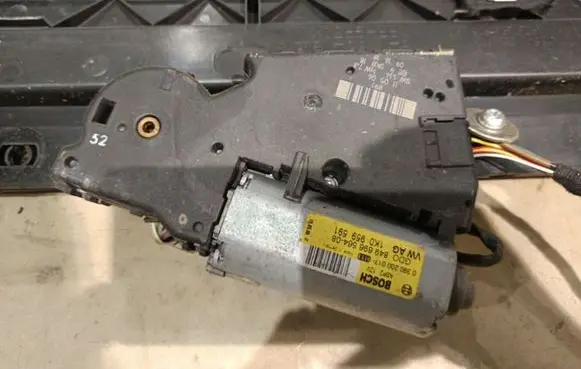 Porsche Cayenne (9PA) Sunroof motor/actuator 0390200017