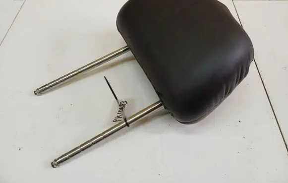 Volkswagen PASSAT B5.5 Front seat headrest 