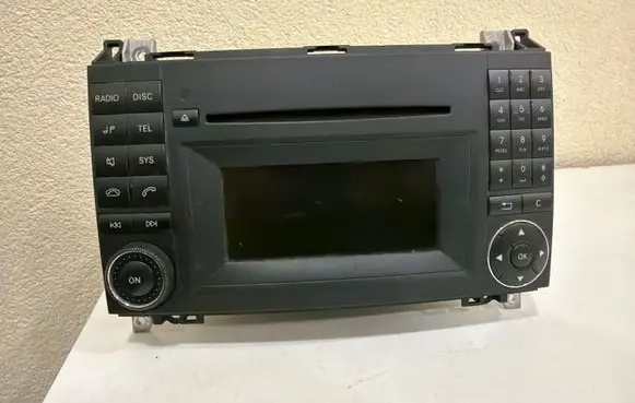 Volkswagen Crafter Radio/CD/DVD/GPS head unit 9068201889