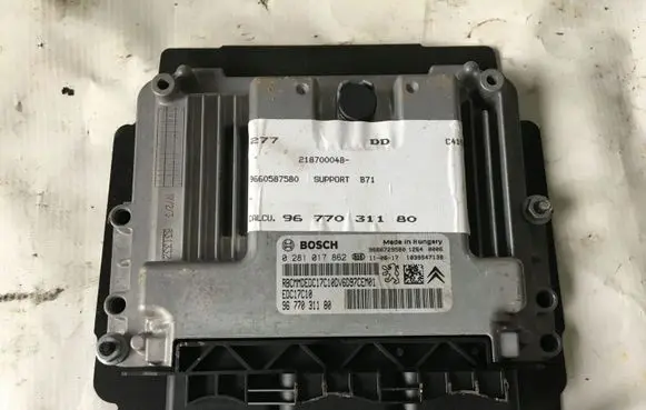 Citroen C4 II Engine control unit/module 0281017862