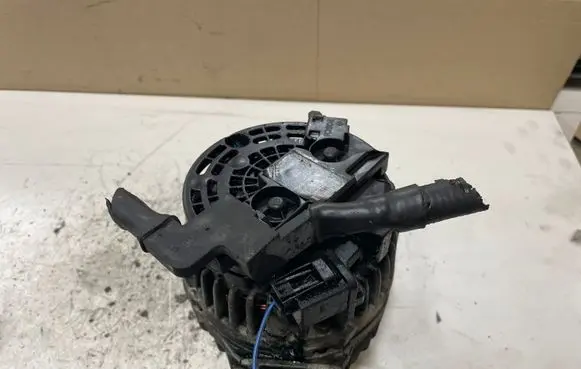 BMW 3 E46 Generator/alternator 0124325087 752138301 752148801