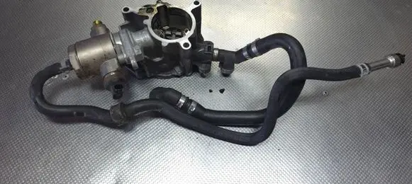 Audi A4 S4 B8 8K Vacuum pump 06J145100C