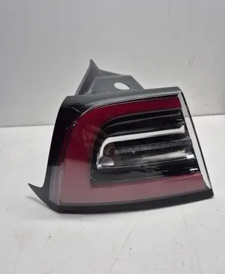 Tesla Model 3 Rear/tail lights 1077397 1077399
