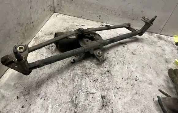 Volkswagen Golf IV Front wiper linkage 1J0955325A