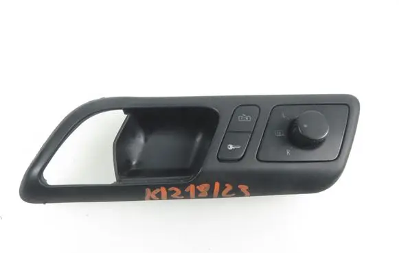 Volkswagen Polo IV 9N3 Front door interior handle 6Q1959565H 6Q1837247G