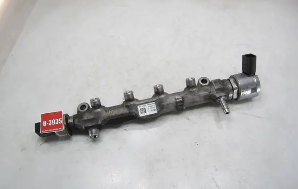 Volkswagen PASSAT B8 Fuel main line pipe 04L130764C BNDV740 01331