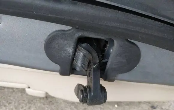 BMW 5 GT F07 Rear door check strap stopper