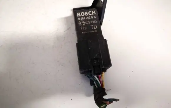 Honda CR-V Glow plug pre-heat relay 0281003059