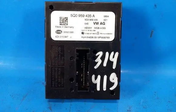 Audi A3 S3 8V Central body control module 5Q0959435A