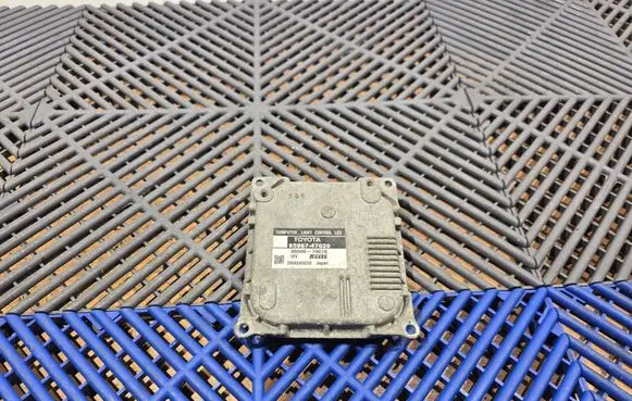 Toyota Prius+ (ZVW40) LED ballast control module 8596747020 3550079678 266A5409235