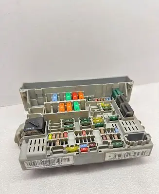 BMW 1 E81 E87 Fuse box set 6906609