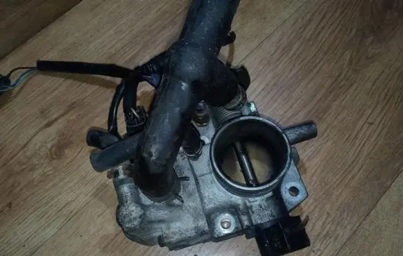 Mazda 323 Throttle valve