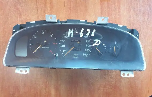Mazda 626 Speedometer (instrument cluster) GC5TC