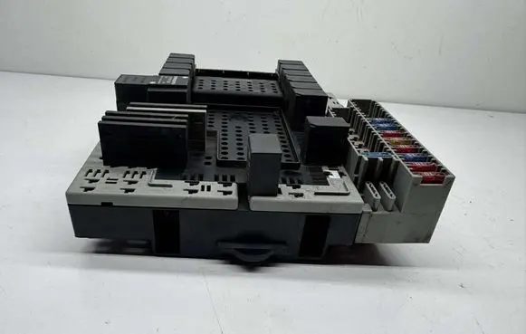 Volvo V70 Fuse box set 8645411 8645410