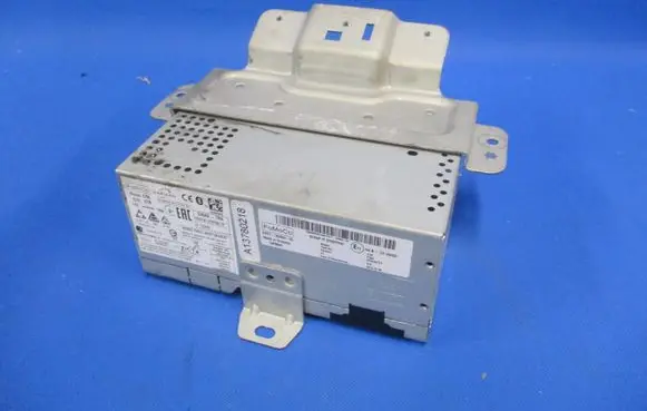 Radio/CD/DVD/GPS head unit