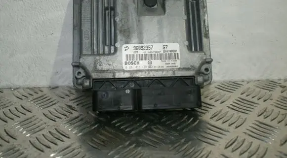 Opel Antara Engine control unit/module 96892357