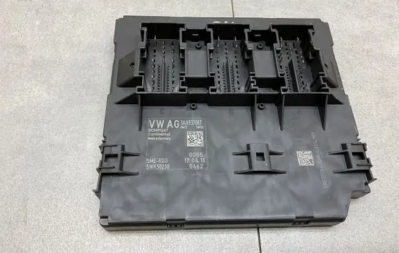 Volkswagen PASSAT B7 Comfort/convenience module 3AA937087