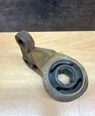 Rover 75 Rear axle beam mounts housing 