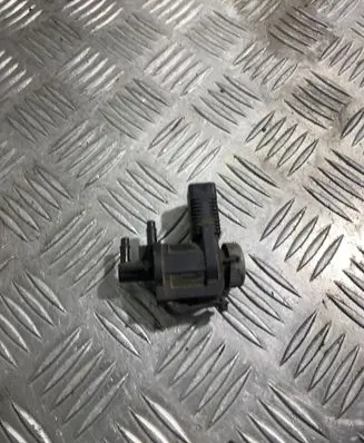 Volkswagen PASSAT B7 Turbo solenoid valve 1K0906283A