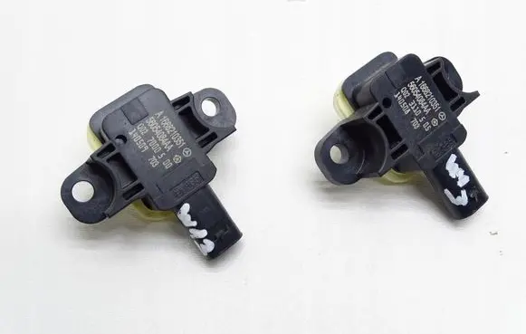 Mercedes-Benz A W176 Airbag deployment crash/impact sensor A1668210351