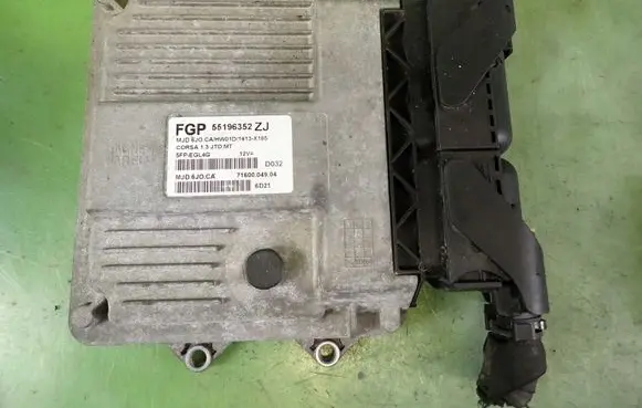 Opel Corsa C Engine control unit/module ECU 55196352ZJ