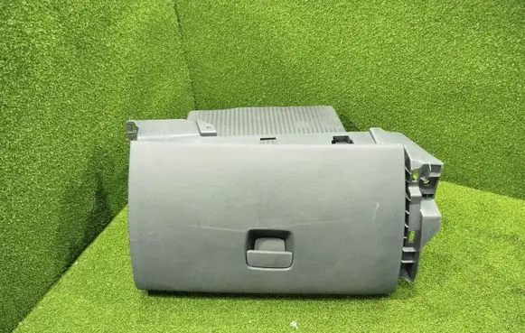 Renault Trafic III (X82) Glove box 681084578R 93868005 93868006