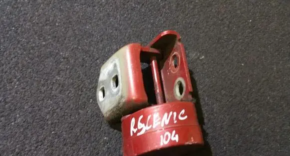 Renault Scenic II - Grand scenic II Rear door lower hinge 338988