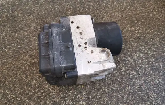 Toyota RAV 4 (XA30) ABS Pump 4454042100 8954142220 1338007970