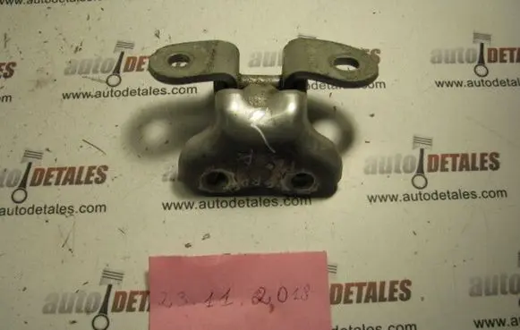 Toyota Corolla Verso AR10 Front door lower hinge 