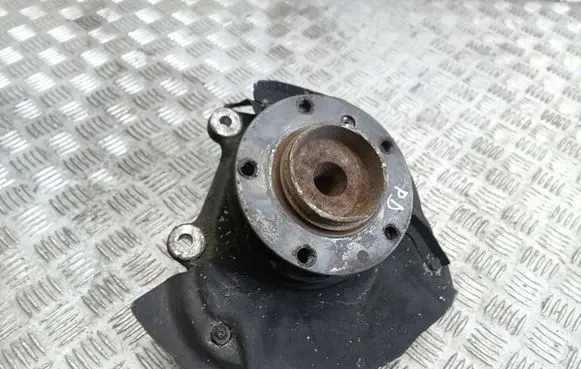 BMW 5 E39 Front wheel hub spindle knuckle