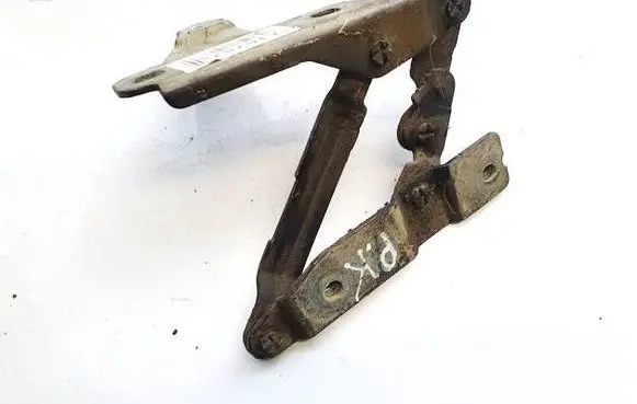 Engine bonnet/hood hinges