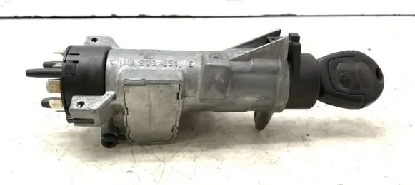 Audi A4 S4 B5 8D Ignition lock 4D0905851E